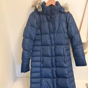 Eddie Bauer Women's Navy Lodge Puffer Jacket